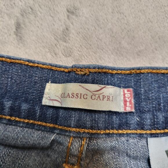 Levi's Jeans Womens 8 Blue Classic Capri Cropped Stretch 5 Pocket Side Slit Hem - Picture 4 of 10